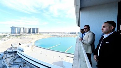 صورة وزير الإسكان يتفقد برج LD08 ضمن الأبراج الشاطئية وكومبوند” مزارين” بمدينة العلمين الجديدة