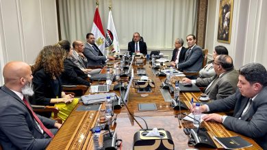 صورة وزير قطاع الأعمال ومسئولو “SAP مصر” يبحثون الموقف التنفيذي لمشروع تطوير نظم العمل بالشركات