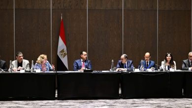 صورة رئيس الوزراء يدعو خلال لقائه كبريات شركات جنوب إفريقيا إلى تشكيل مجلس أعمال مشترك بين البلدين