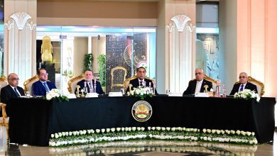 صورة رئيس الوزراء يُثمن ما تقوم به النيابة العامة من دورٍ وطني عميق