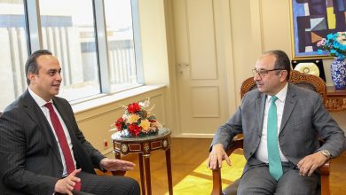 صورة وزير قطاع الأعمال العام يستقبل رئيس هيئة الرعاية الصحية لبحث تعزيز التعاون المشترك