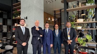 صورة وزير الاستثمار يلتقى رئيس الغرفة التجارية الدولية في جوهانسبرج لبحث التعاون المشترك