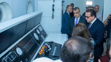 صورة وزير الدولة للإنتاج الحربي يفتتح توسعة وحدتي الغسيل الكلوي والعلاج بالأكسجين بالمركز الطبي التخصصي