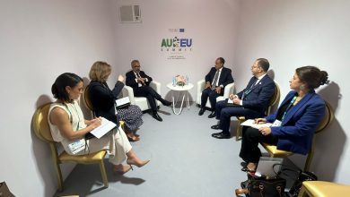 صورة وزير الخارجية يلتقى مع نظيره البرتغالى على هامش أعمال القمة الأفريقية الأوروبية