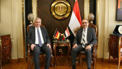 صورة وزير قطاع الأعمال يبحث مع سفير ألمانيا بالقاهرة تعزيز التعاون الصناعي والاستثماري
