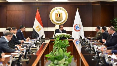 صورة الدكتور خالد عبدالغفار يترأس اجتماع صندوق مواجهة الطوارئ الطبية والأمراض الوراثية والنادرة