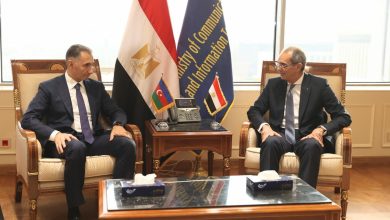 صورة وزير الاتصالات يبحث مع وزير التنمية الرقمية والنقل الأذربيجاني تعزيز التعاون المشترك