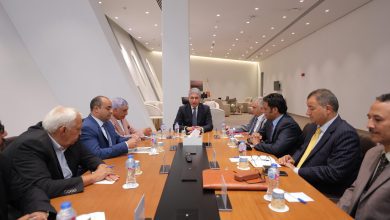صورة وزير السياحة والآثار يعقد اجتماعاً موسعاً لبحث مقترحات تطوير المتحف المصري بالتحرير