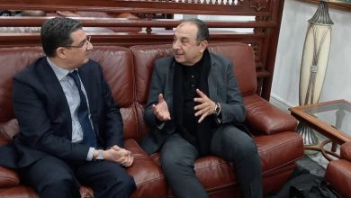 صورة وزير قطاع الأعمال يبحث مع وزير الصحة الجزائري فرص التعاون في مجال الصناعات الدوائية