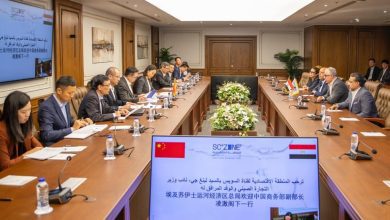 صورة رئيس اقتصادية قناة السويس يستقبل وفدًا صينيًا لبحث الاستثمار في تصنيع السيارات والطاقة النظيفة
