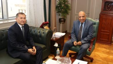 صورة وزير الكهرباء  يبحث مع السفير الباكستاني تعزيز التعاون والاستثمار بمجالات الطاقة المتجددة