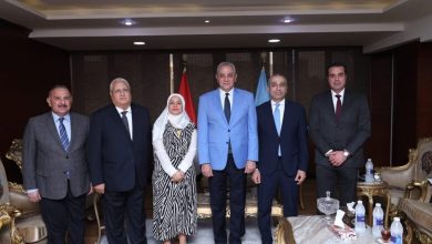 صورة رئيس البنك الزراعي المصري يبحث مع محافظ الغربية تحفيز الاستثمار بالقطاعات الإنتاجية