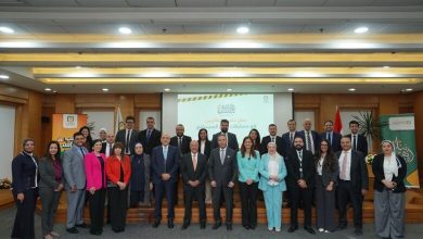 صورة الإتربي يكرم العاملين الفائزين في فعاليات التوعية بالأمن السيبراني بالبنك الأهلي المصري