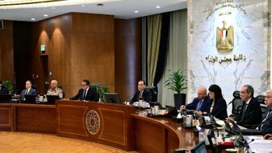 صورة مدبولي يهنئ الرئيس والحكومة وأبناء الشعب المصري بمناسبة افتتاح المتحف المصري الكبير