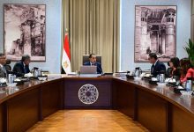 صورة مدبولي يتابع الموقف التنفيذي لتطوير المناطق المحيطة بمنطقة هضبة الأهرامات