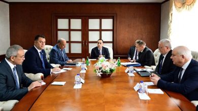 صورة رئيس الوزراء يلتقي المدير العام للمؤسسة الحكومية الروسية للطاقة النووية