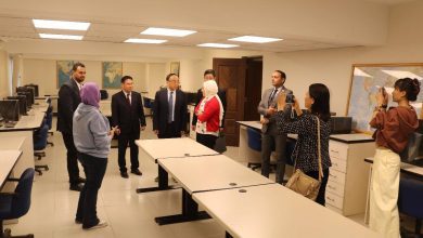 صورة بحوث الصحراء  يستقبل وفدًا رفيع المستوى من جامعة چينچو الصينية لتعزيز التعاون العلمي