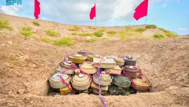 صورة السعودية تواصل تطهير الأراضي اليمنية من الألغام.. مسام ينزع (835) لغمًا خلال أسبوع