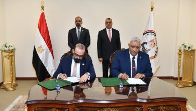 صورة وزير الدولة للإنتاج الحربي يشهد مراسم توقيع عقود للتعاون المشترك في المجال العسكري
