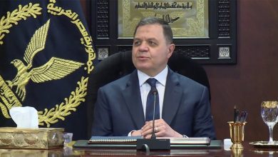 صورة وزير الداخلية يهنئ الرئيس السيسي بمناسبة العام الميلادي الجديد