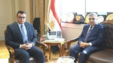 صورة وزير الإسكان ومحافظ الدقهلية يتابعان عددًا من الملفات المشتركة