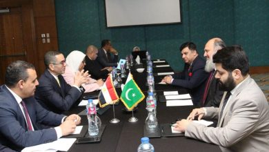 صورة وزير الاستثمار  يلتقي وزير التجارة الباكستاني لبحث سبل تعزيز العلاقات الاقتصادية بين البلدين