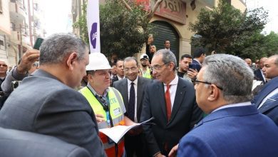 صورة وزير الاتصالات يتابع تنفيذ مشروع إحلال الشبكة النحاسية بالألياف الضوئية بمدينة المنصورة