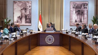 صورة رئيس الوزراء يُتابع إجراءات منع تهريب السلع والبضائع في مختلف المنافذ