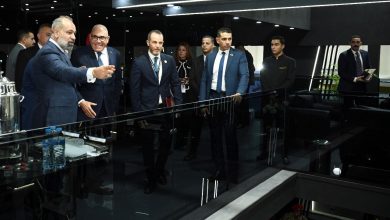 صورة “إيديكس”: رئيس العربية للتصنيع يتفقد جناح ” أميستون ” المصرية العاملة بمجال الصناعات الدفاعية