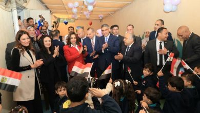 صورة وزيرتا التضامن الاجتماعي والتنمية المحلية ومحافظ الجيزة يفتتحون المجمع الخدمي بمساكن روضة السودان