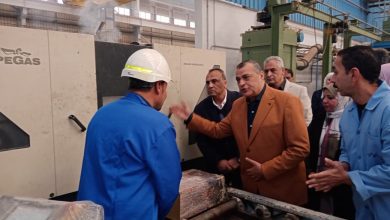 صورة وزير الإنتاج الحربي: “حلوان للصناعات غير الحديدية” من أهم الصروح الصناعية ومنتجاتها تقلل من الفاتورة الاستيرادية