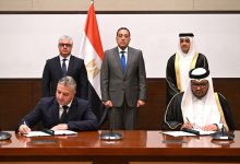 صورة مدبولي يشهد توقيع عقد مشروع شركة “المانع” القطرية لإنتاج وقود الطائرات بالسخنة باستثمارات 200 مليون دولار
