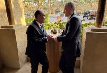 صورة وزير الخارجية يؤكد أهمية التنفيذ الكامل لخطة الرئيس ترامب للسلام