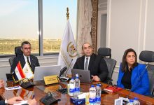 صورة وزير التموين يجتمع مع رئيس مصلحة دمغ المصوغات والموازين لمتابعة خطط التطوير