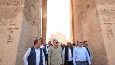صورة وزير السياحة والآثار يتفقد مشروعات الترميم بعدد من المواقع الأثرية بالأقصر