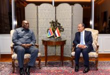 صورة وزير الخارجية يلتقي وزير خارجية جامبيا لبحث سبل تعزيز العلاقات الثنائية