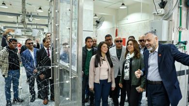 صورة وزيرتا التخطيط والتنمية المحلية ومحافظ الأقصر يفتتحون المجزر الآلي ويضعون حجر الأساس للسوق الحضاري الجديد بقرية الحبيل بمركز البياضية