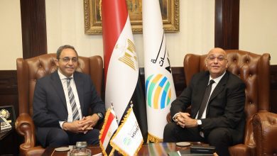 صورة جهاز تنمية المشروعات يتعاون مع محافظة قنا لتطوير التكتلات الحرفية ورفع تنافسيتها وتسويق منتجاتها محليًا وعالميًا