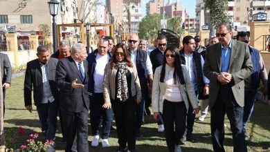 صورة وزيرتا التخطيط والتنمية المحلية ومحافظ سوهاج يتفقدون ممشى كورنيش النيل ويفتتحون حديقة مدينة ناصر العامة