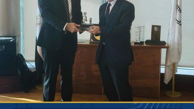 صورة البورصة المصرية تبحث مع نظيرتها العمانية تعزيز التعاون وتبادل الخبرات في مجال الترويج وجذب الاستثمارات