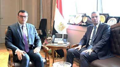 صورة وزير الإسكان يستقبل محافظ أسوان لبحث ملفات العمل المشترك