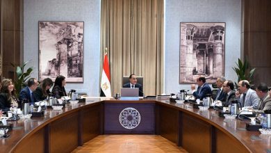 صورة رئيس الوزراء يعقد اجتماعاً لمتابعة الموقف التنفيذي والمالي للمُبادرة الرئاسية “حياة كريمة”