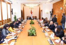 صورة – وزير الخارجية يستقبل رئيس الهيئة الوطنية للإعلام ومذيعي التليفزيون المصري