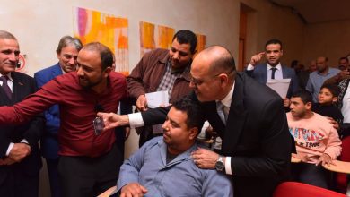 صورة وزير العمل يفتتح ندوة توعوية بقانون العمل الجديد بجامعة هليوبوليس.. ويسلم عقود لذوي همم