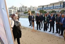 صورة وزيرة التنمية المحلية ومحافظ الإسماعيلية يتفقدان مشروع تطوير نادي وشاطئ الفيروز
