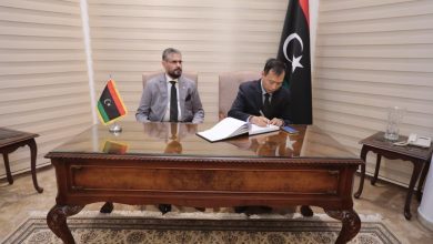 صورة سفير فيتنام لدى مصر يقدّم التعازي في وفاة المشير محمد الحداد ورفاقه بسفارة ليبيا