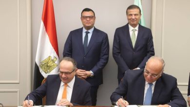 صورة وزيرا الزراعة والإسكان يشهدان توقيع عقد اتفاق لإعادة تأهيل محطة الشيخ زويد