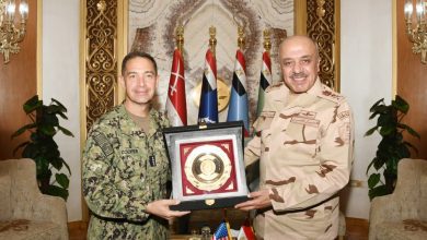 صورة الفريق أحمد خليفة  يلتقى قائد القيادة المركزية الأمريكية