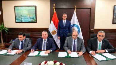 صورة تحالف مصرفي يوقع عقد تمويل طويل الأجل بقيمة 140 مليون دولار لـ”العلمين لمنتجات السيليكون”