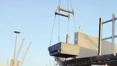 صورة قطاع الأعمال : تصدير أول شحنة من إنتاج شركة الأنود الكربونية منذ إعادة تشغيلها